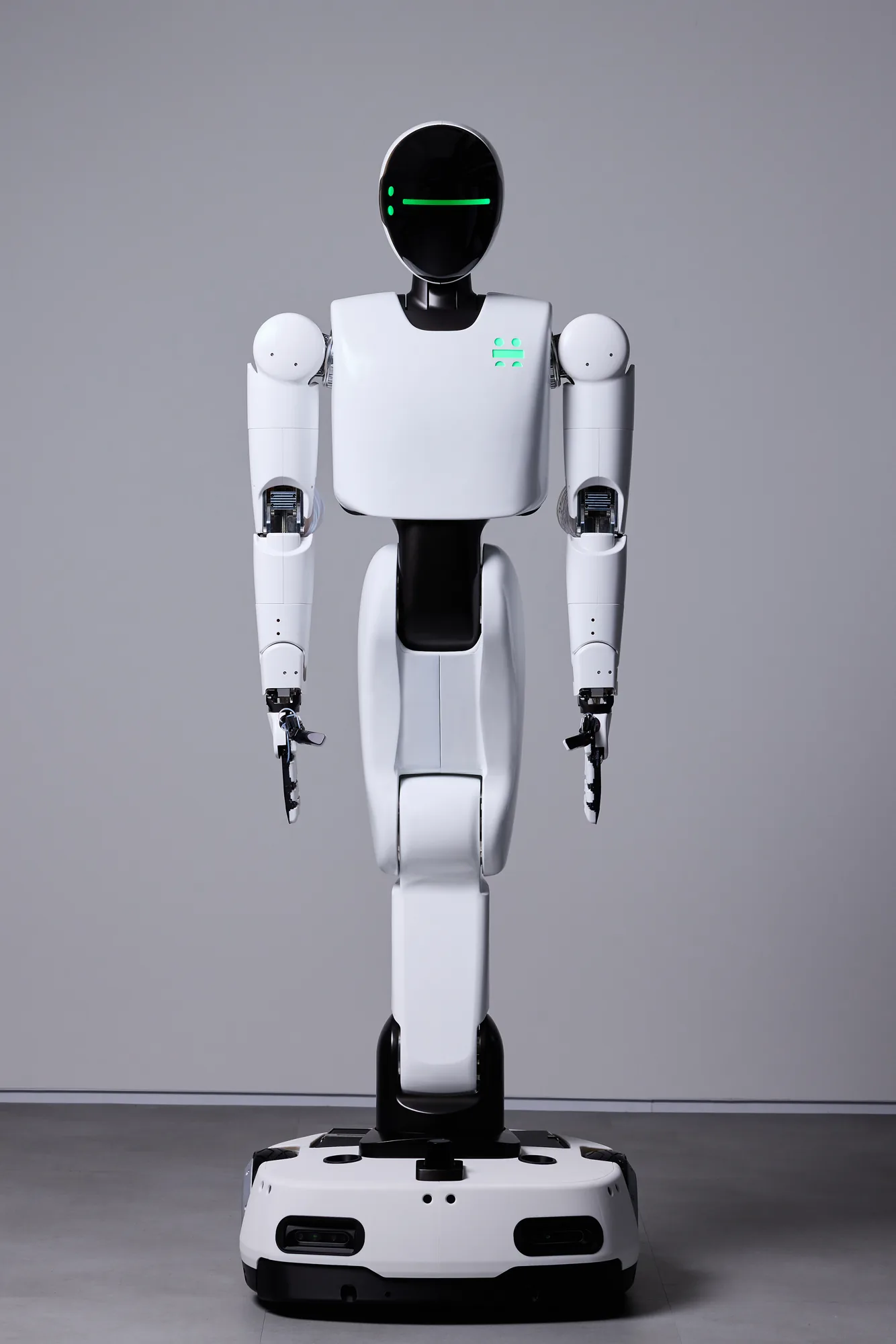 Holiday Robotics 휴머노이드 이동 로봇 검은 얼굴 패널과 흰색 관절 팔을 가진 휴머노이드 이동 로봇 전면 모습