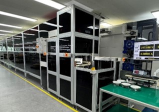 LED 조립 라인: ON/OFF 테스트와 검사 자동화를 포함한 조립 공정 소개 이미지. LED 조립 라인