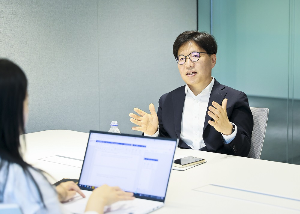 현철호 대표. 2023년 데이터센터 인터뷰. 이지스자산운용 데이터센터 전문가 현철호 대표의 인터뷰 모습